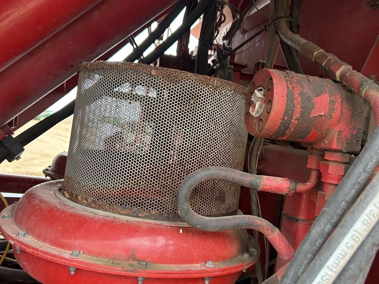 2010-case-ih-titan-3520-image-16