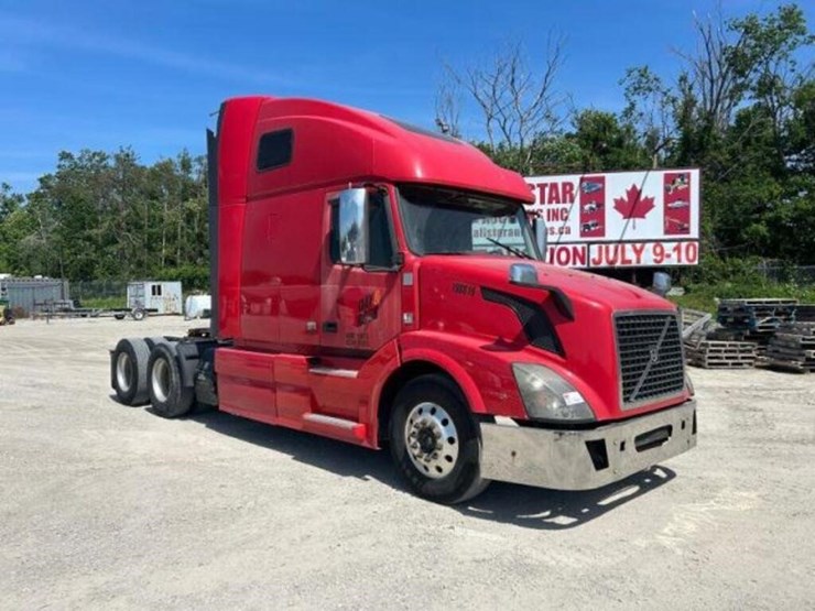 2015-volvo-t/a-hiway-tractor---sleeper-4v4nc9eh5fn-image-2