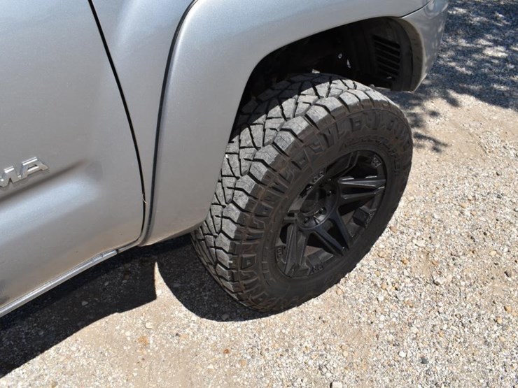 2014-toyota-tacoma-image-6