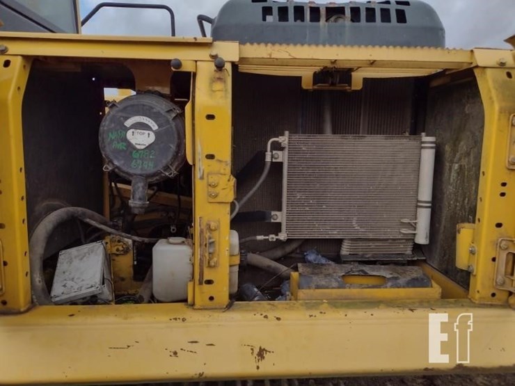 komatsu-pc220-lc-8-image-36