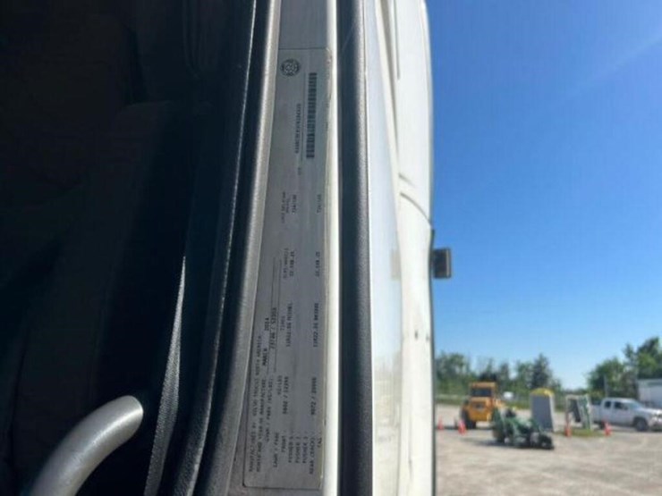 2015-volvo-t/a-hiway-tractor---sleeper-4v4nc9eh3fn-image-12