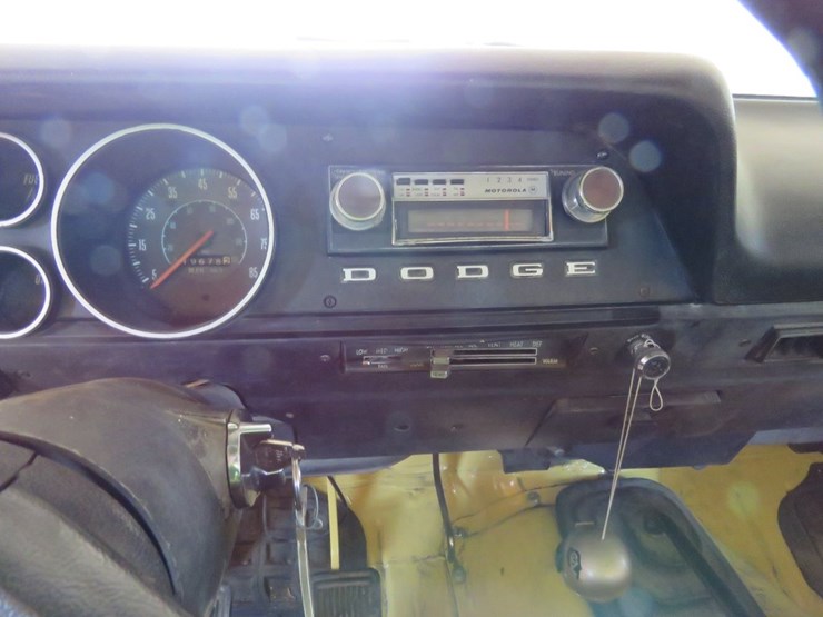 1974-dodge-w100-custom-½-ton-4x4-pickup-image-12