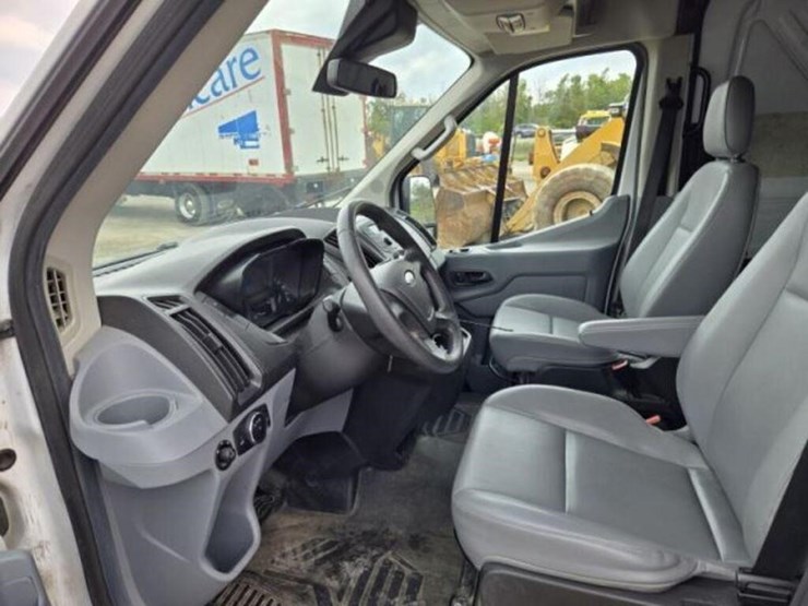 2016-ford-transit-image-16