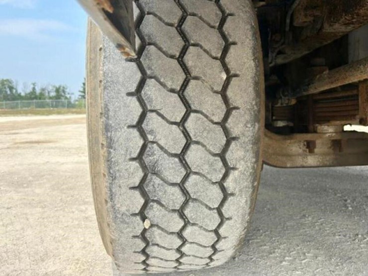 2005-volvo-tri/a-dump-truck-4v5k99gh55n391882-image-77