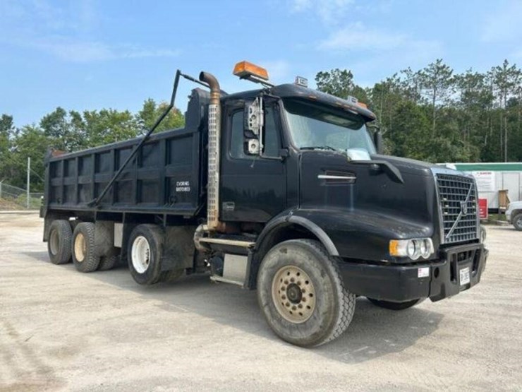 2005-volvo-tri/a-dump-truck-4v5k99gh55n391882-image-3
