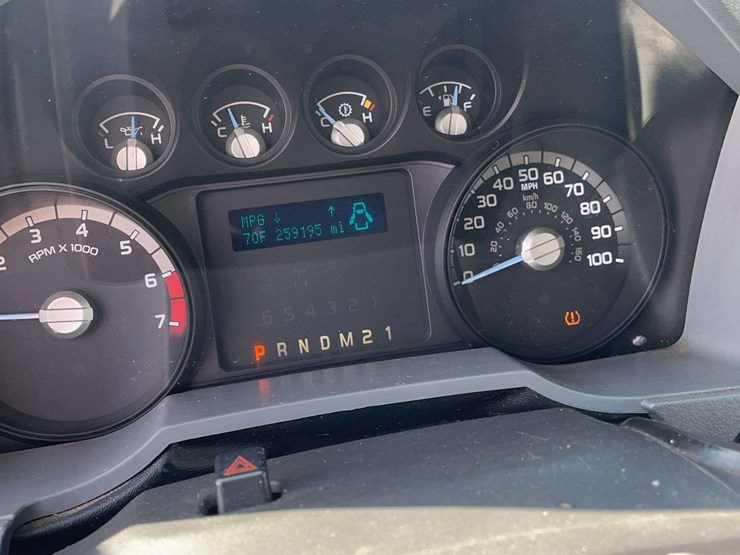 2013-ford-f350-image-24