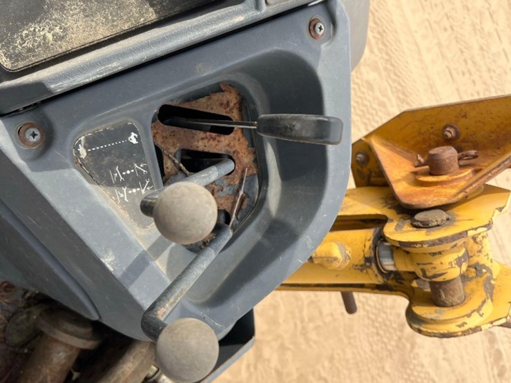 2002-deere-310g-image-41