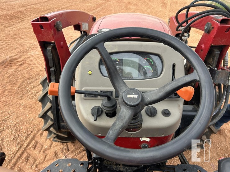 case-ih-farmall-70a-image-16