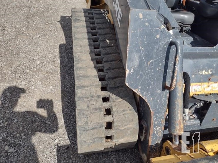 2022-deere-317g-image-34