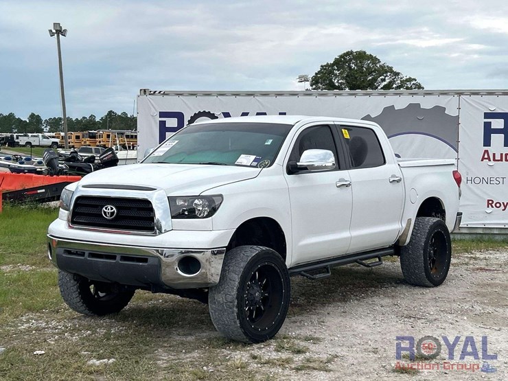 2008-toyota-tundra-image-1