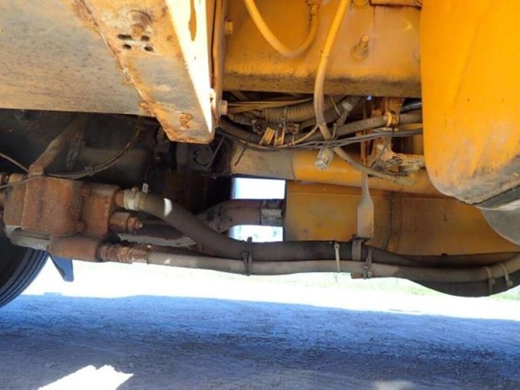 2005-ford-f750-xlt-image-71
