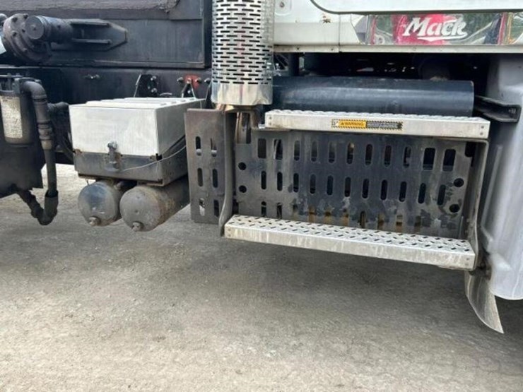 2014-mack-gu533-granite-w/jwh-60-ton-t/a-rolloff-t-image-76