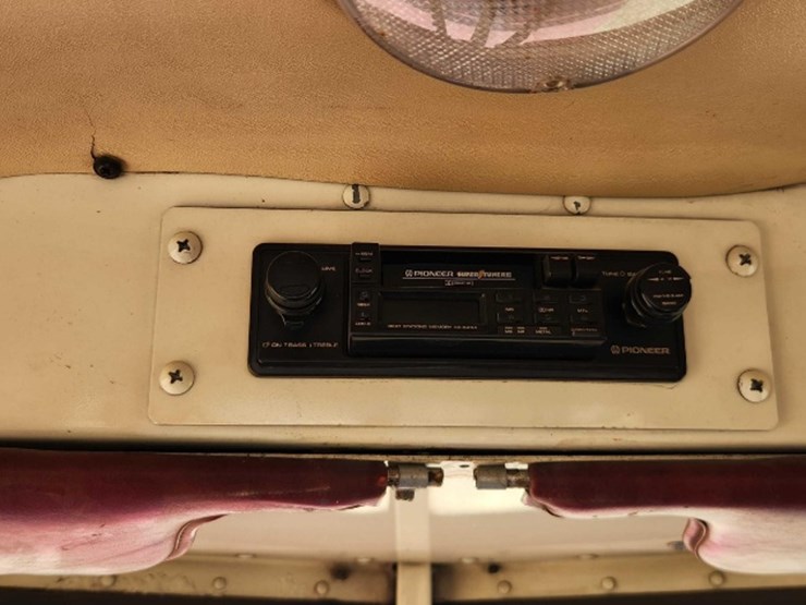 1986-peterbilt-359-image-56