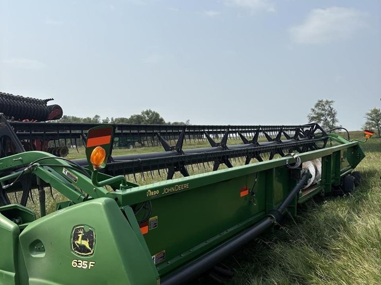 2010-john-deere-635f-image-3
