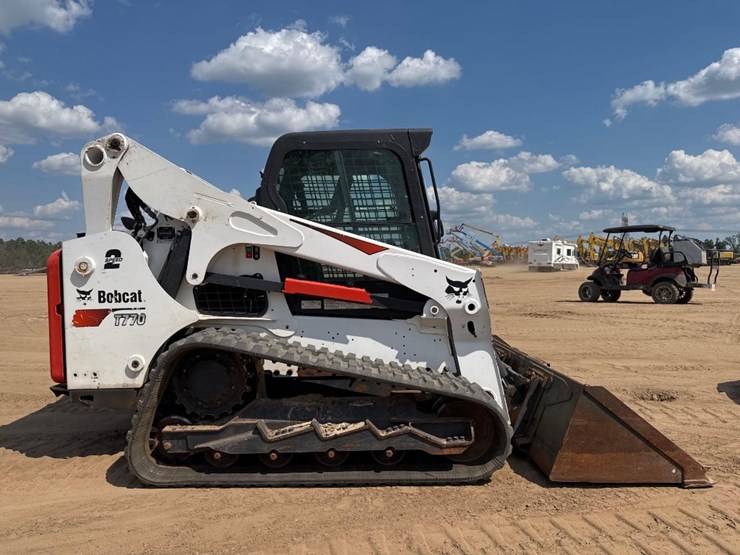 2021-bobcat-t770-image-5