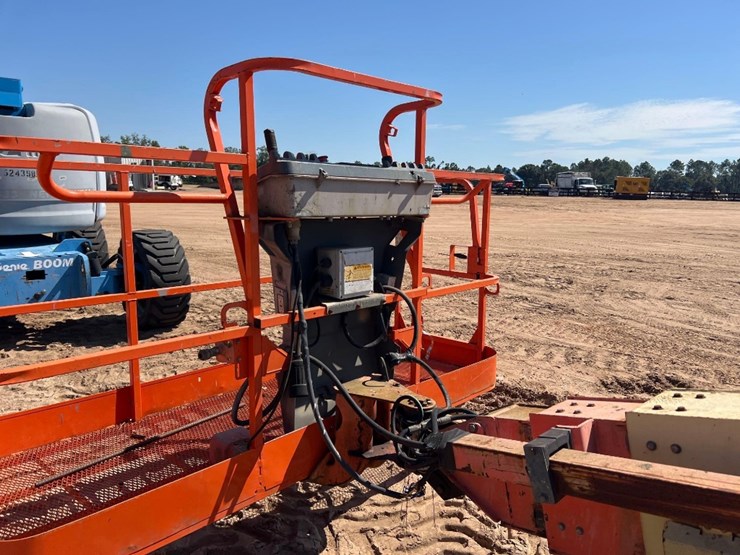 2007-jlg-600s-image-23