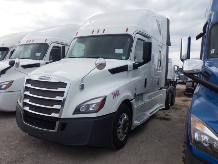 2023-freightliner-cascadia-126-image-1