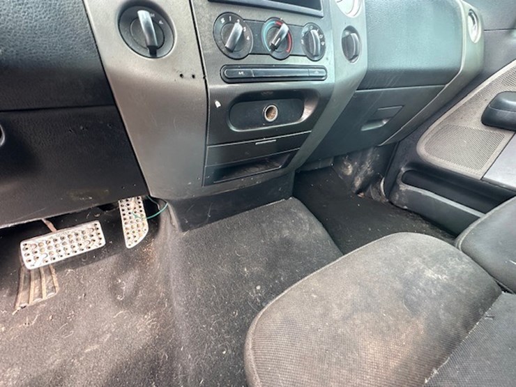 2004-ford-f150-image-42
