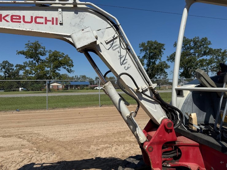 2019-takeuchi-tb230-image-20