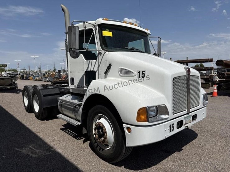 2006-kenworth-t300-image-4