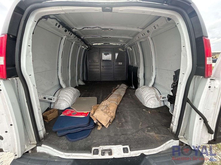 2019-chevrolet-express-2500-image-22