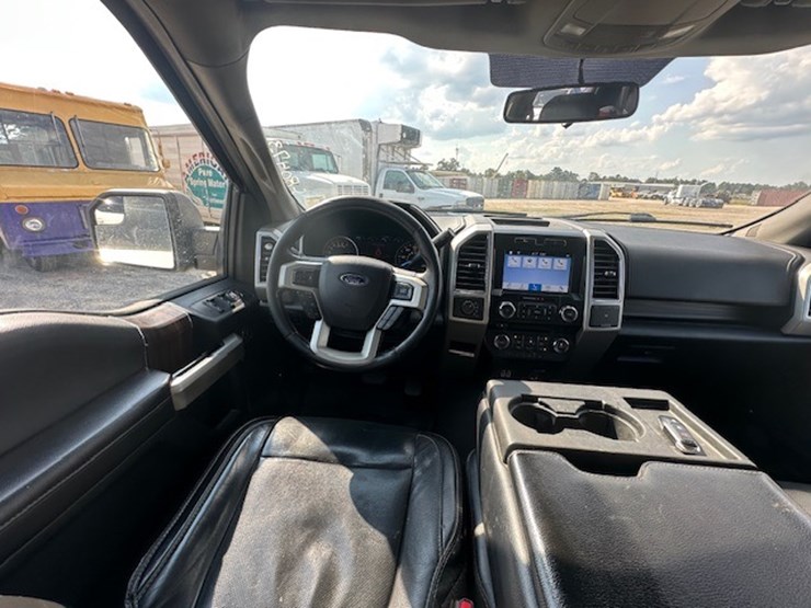 2017-ford-f150-lariat-image-33