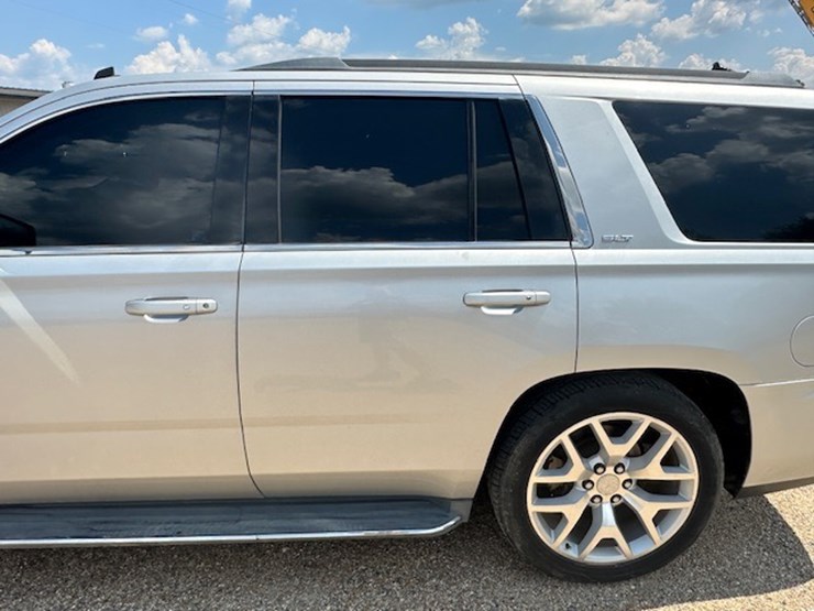 2015-gmc-yukon-image-16
