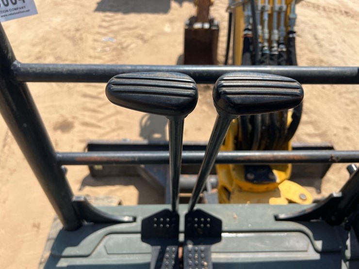 2016-caterpillar-303.5e2-cr-image-30