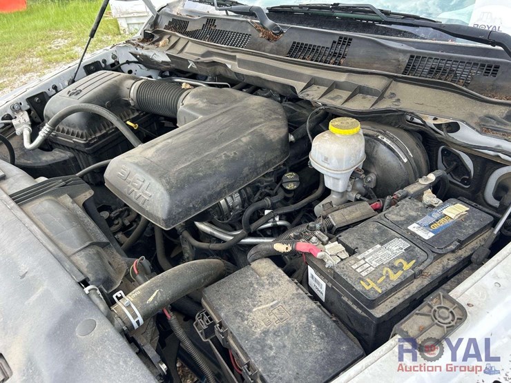 2020-ram-1500-classic-image-10