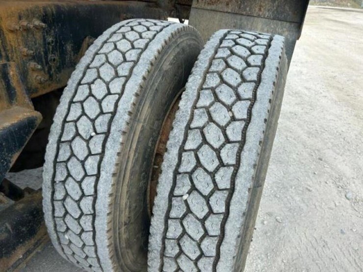 2005-volvo-tri/a-dump-truck-4v5k99gh55n391882-image-63