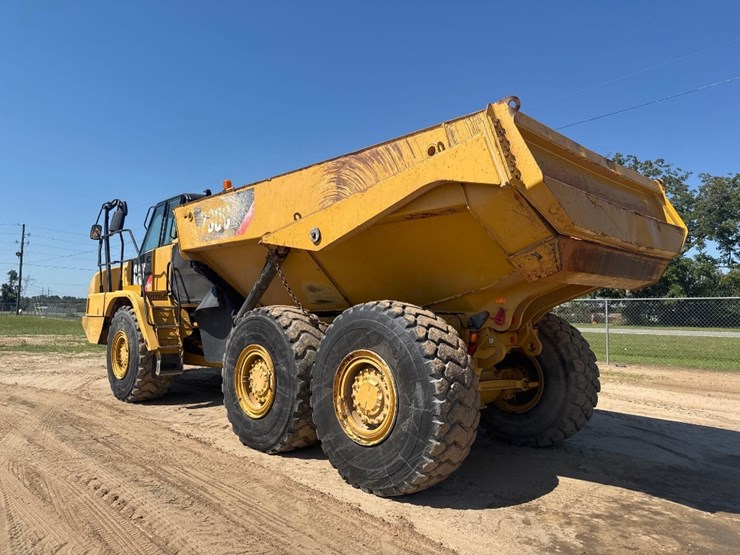 2016-caterpillar-730c2-image-8
