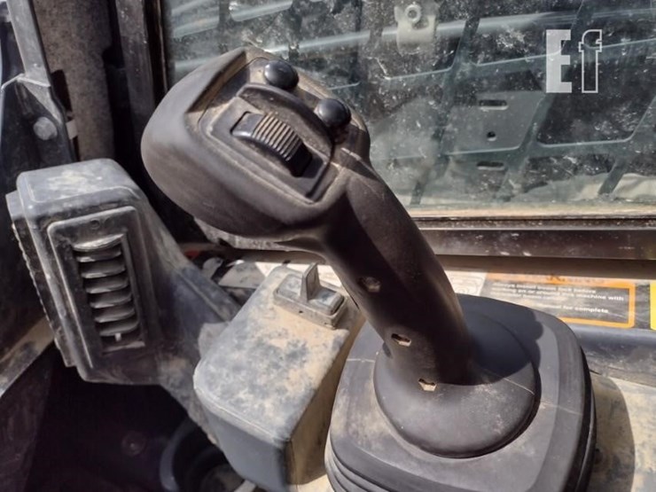 2022-deere-333g-image-9