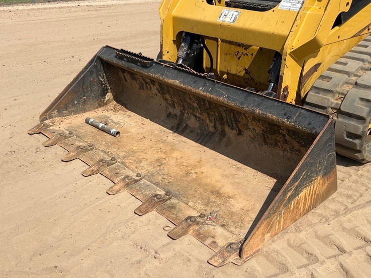 2018-caterpillar-259d-image-18