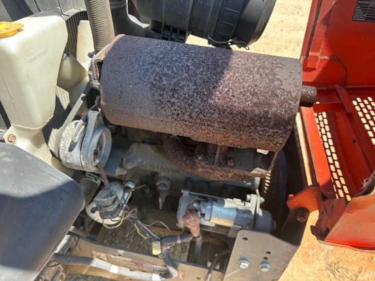 kubota-zd326-image-32