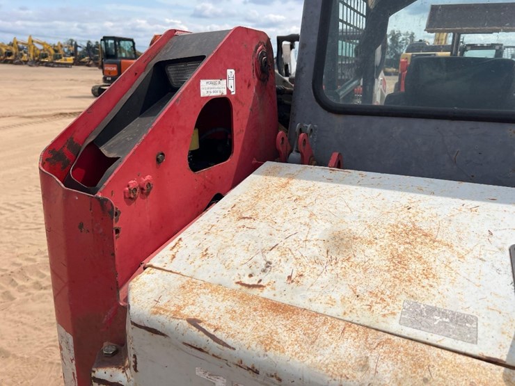 2008-takeuchi-tl120-image-21