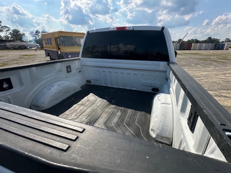 2017-ford-f150-lariat-image-9