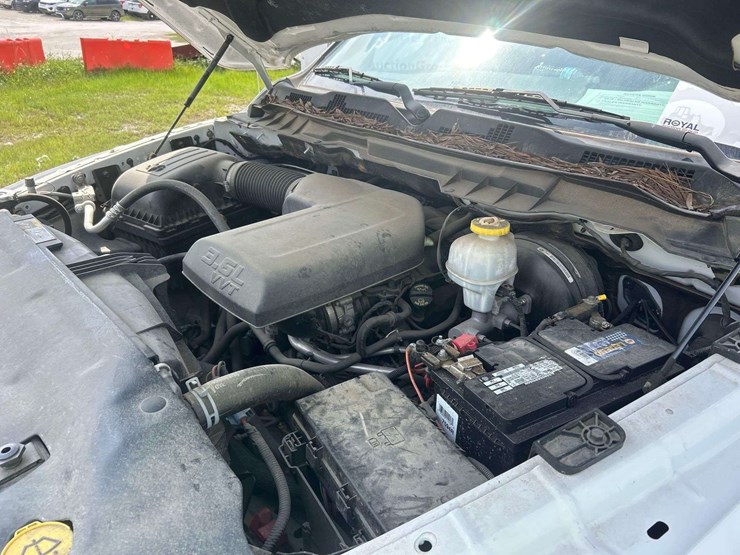2019-ram-1500-classic-image-6