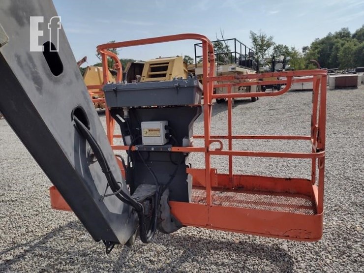 2009-jlg-800a-image-23
