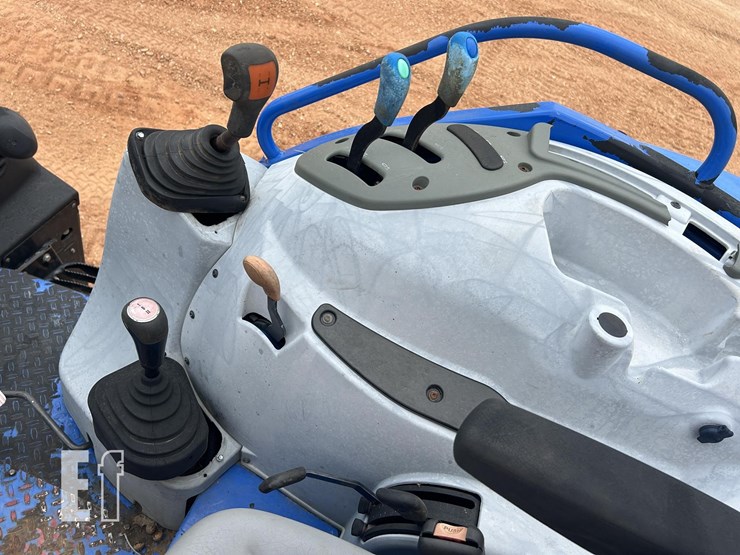 2014-new-holland-ts6.110-image-15