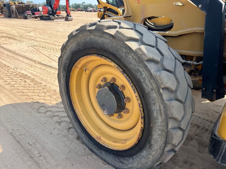 2014-caterpillar-tl642c-image-20