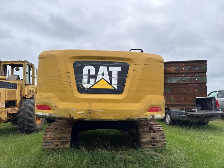 caterpillar-320-image-5