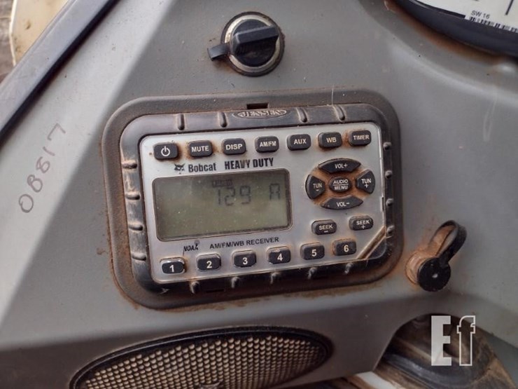 2020-bobcat-t595-image-9