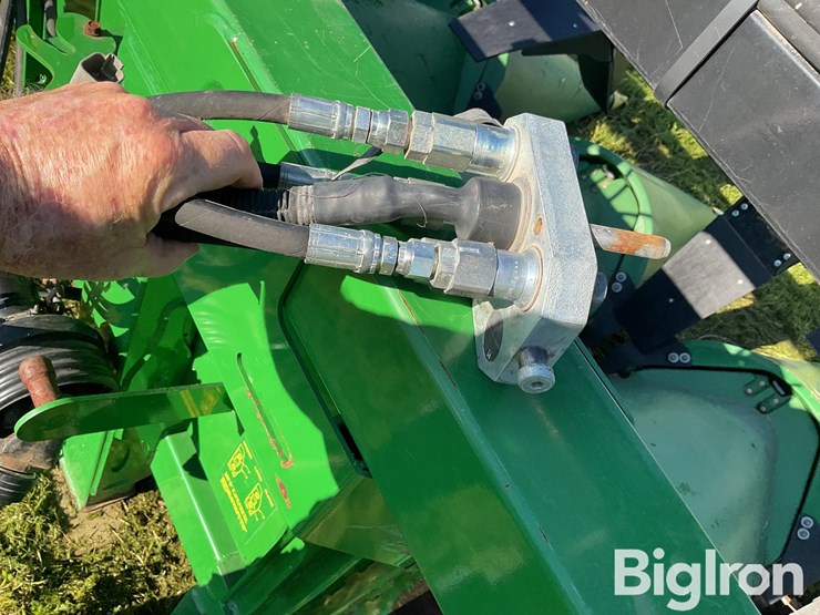 2013-john-deere-608c-image-16