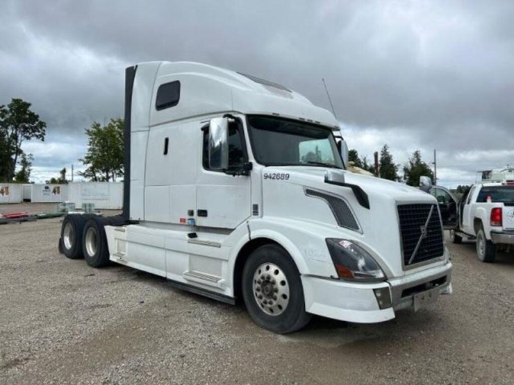 2015-volvo-vnl-t/a-hiway-tractor---sleeper-4v4nc9e-image-3
