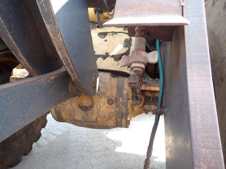 2009-deere-644k-image-27
