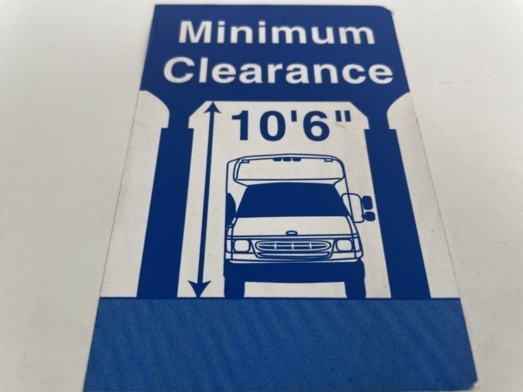 2014-chevrolet-express-paratransit-bus-image-31
