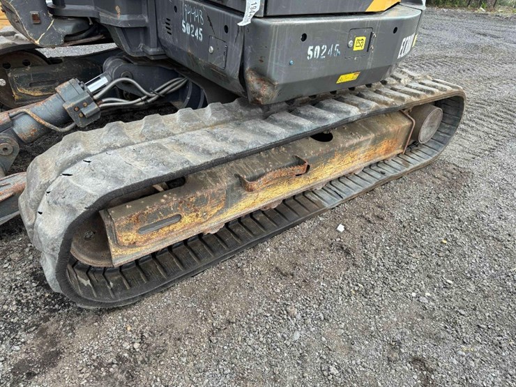 2018-volvo-ecr88d-image-35