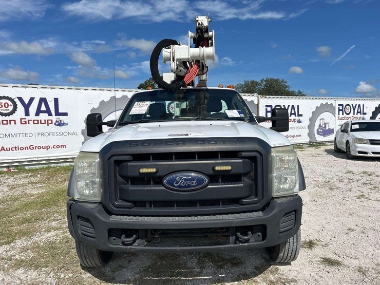 2014-ford-f550-image-33