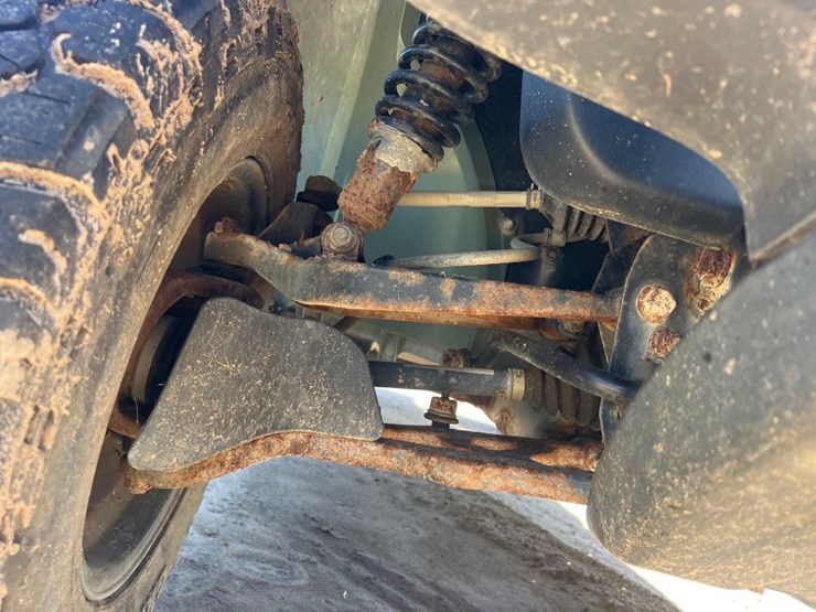 2019-john-deere-gator-image-11