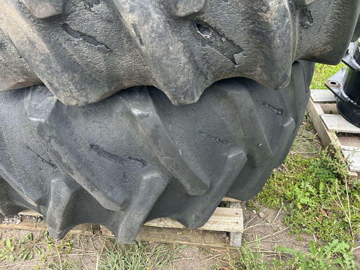 (2)-20.8-34-firestone-tires-and-rims,-tires-are-not-in-very-good-condition-image-10